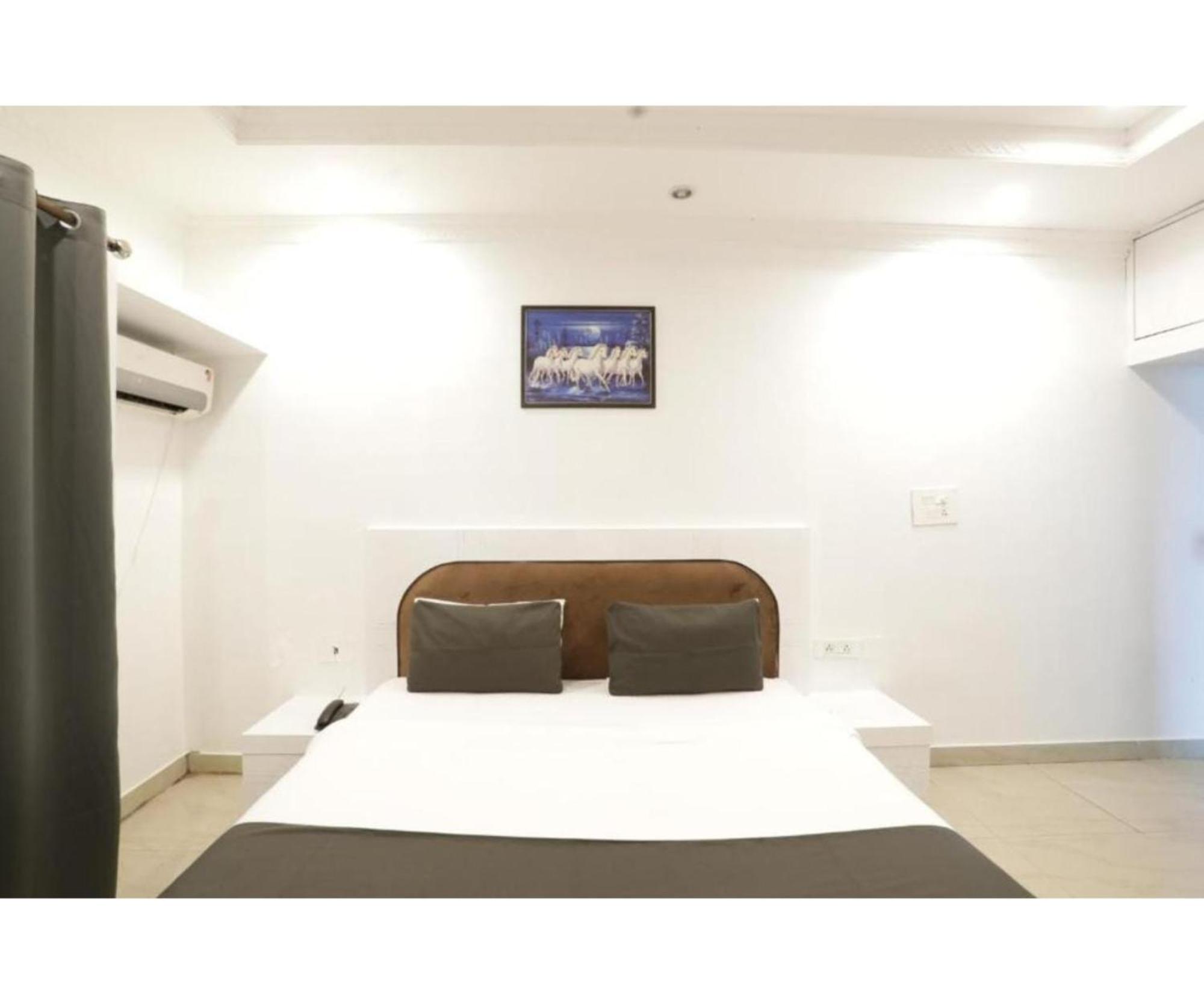 Day S Inn Luxury Stay Near Care Hospital In Budget Friendly Price Best Seller Бхубанешвара Экстерьер фото