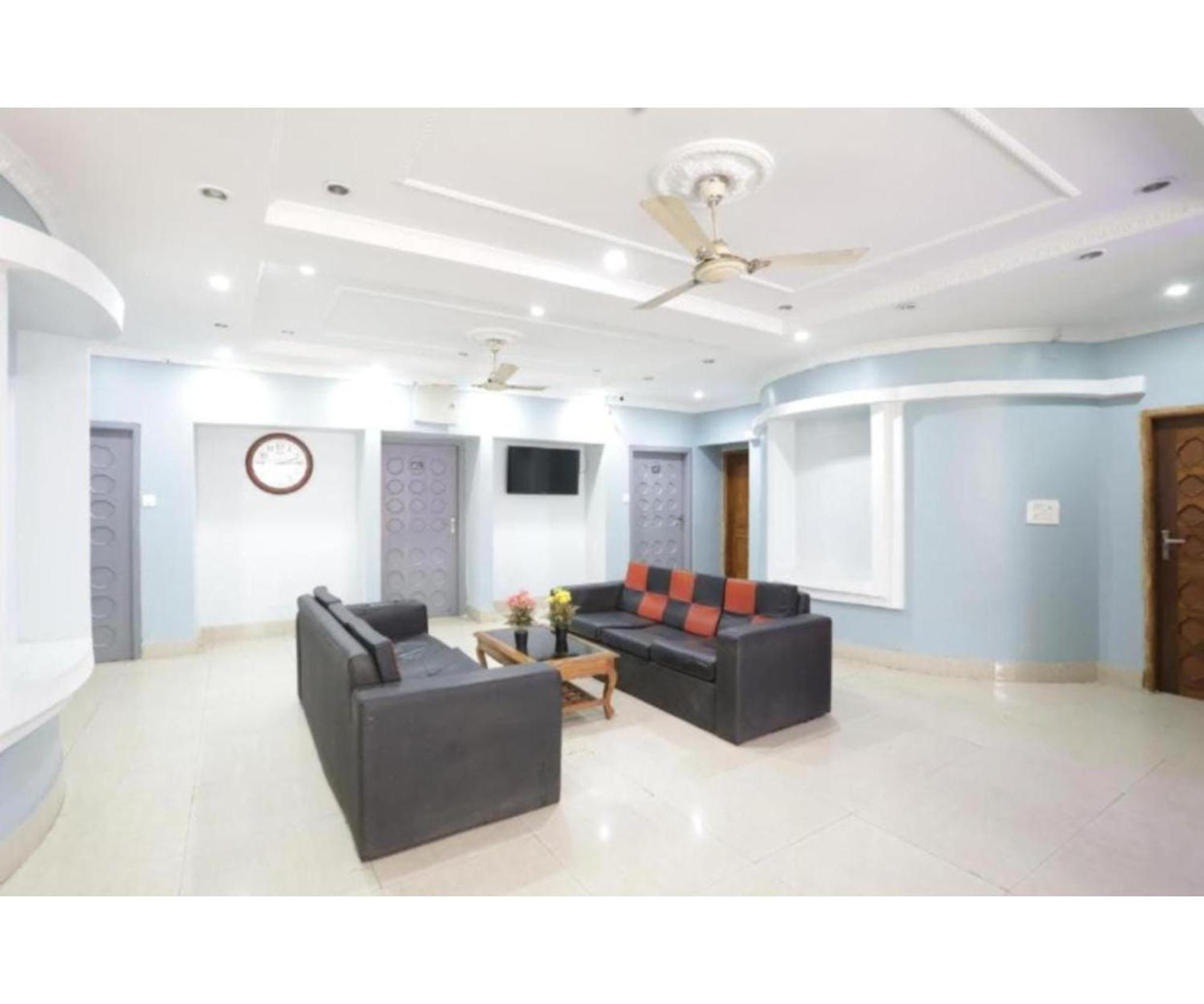 Day S Inn Luxury Stay Near Care Hospital In Budget Friendly Price Best Seller Бхубанешвара Экстерьер фото