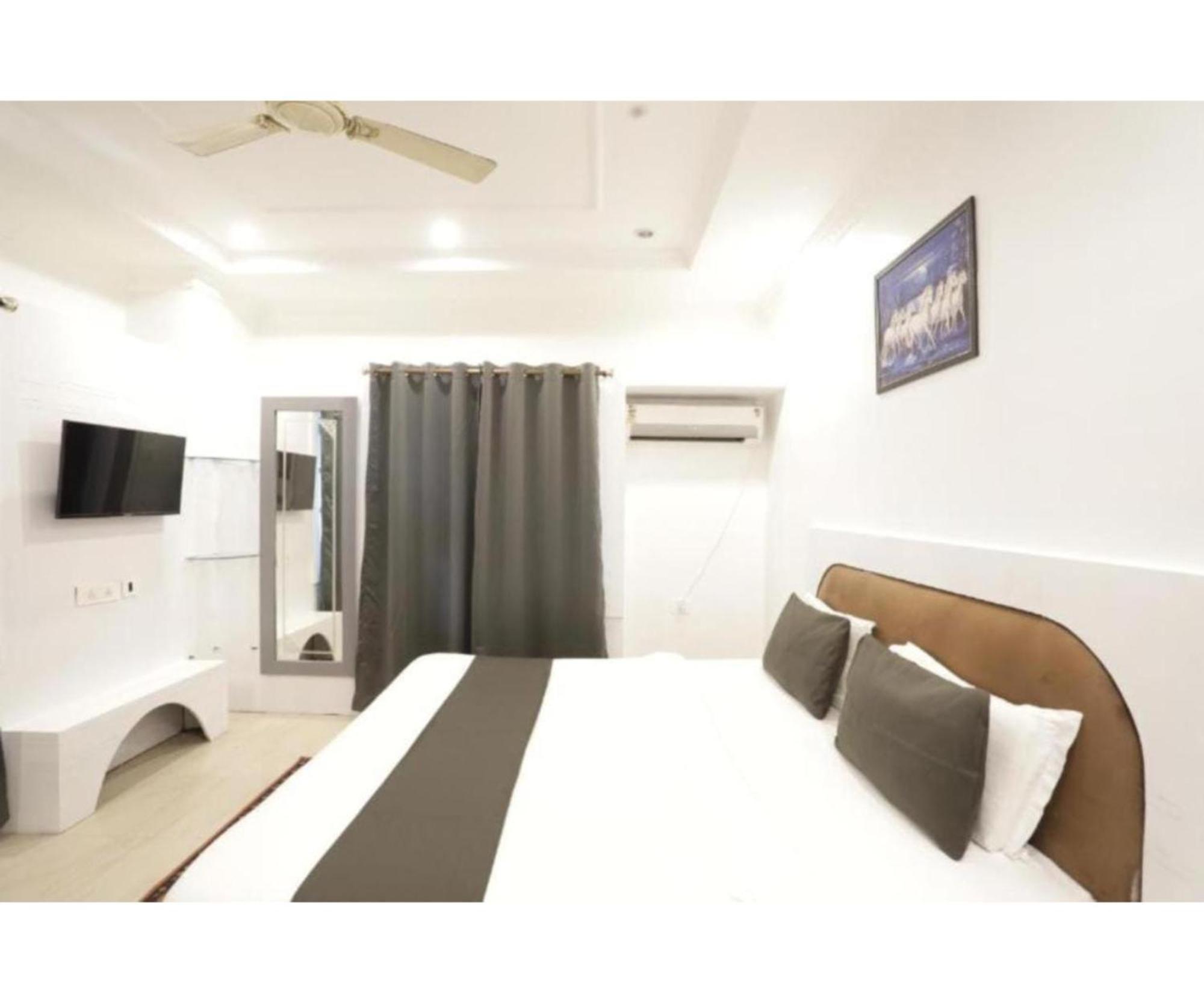 Day S Inn Luxury Stay Near Care Hospital In Budget Friendly Price Best Seller Бхубанешвара Экстерьер фото