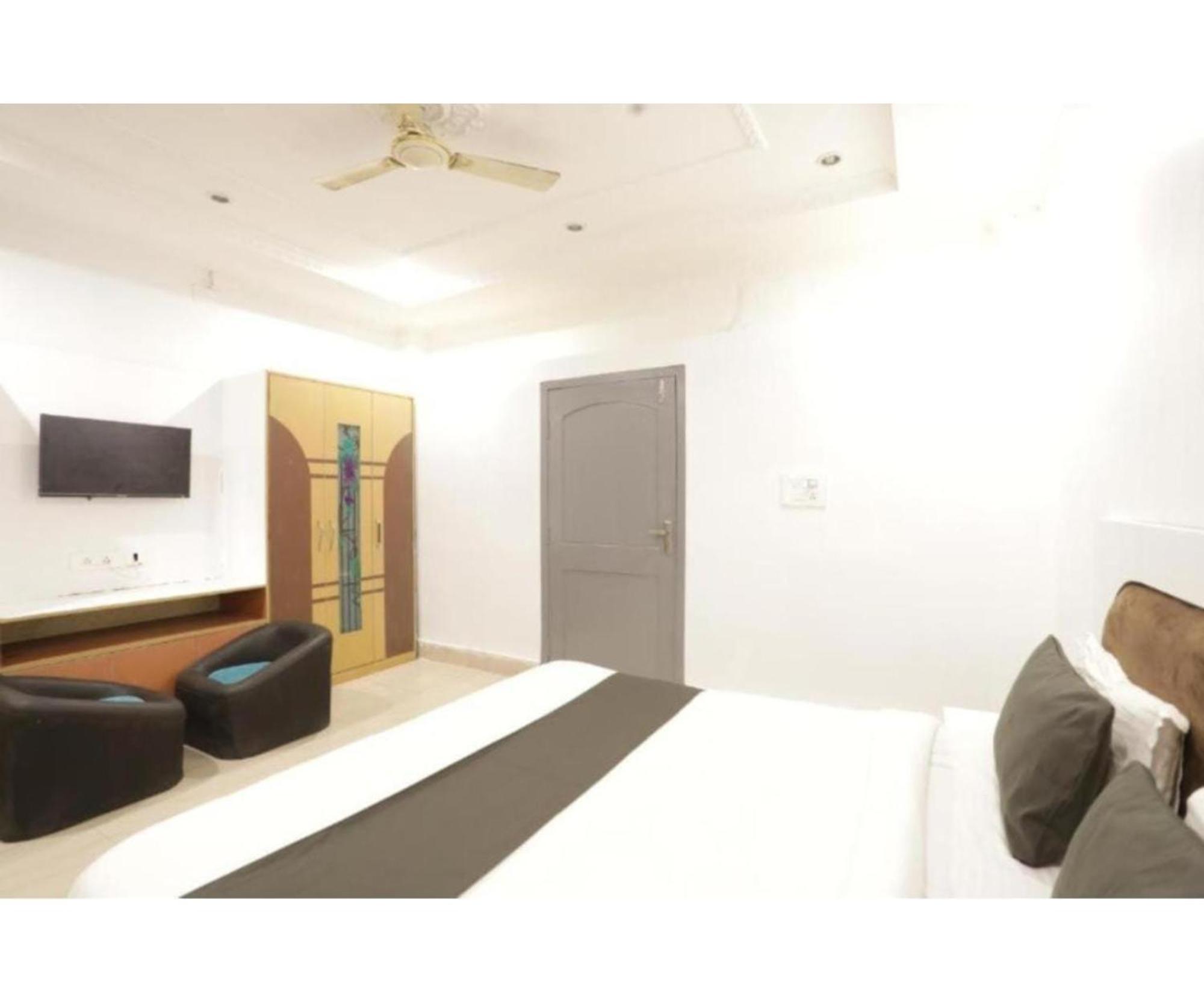Day S Inn Luxury Stay Near Care Hospital In Budget Friendly Price Best Seller Бхубанешвара Экстерьер фото