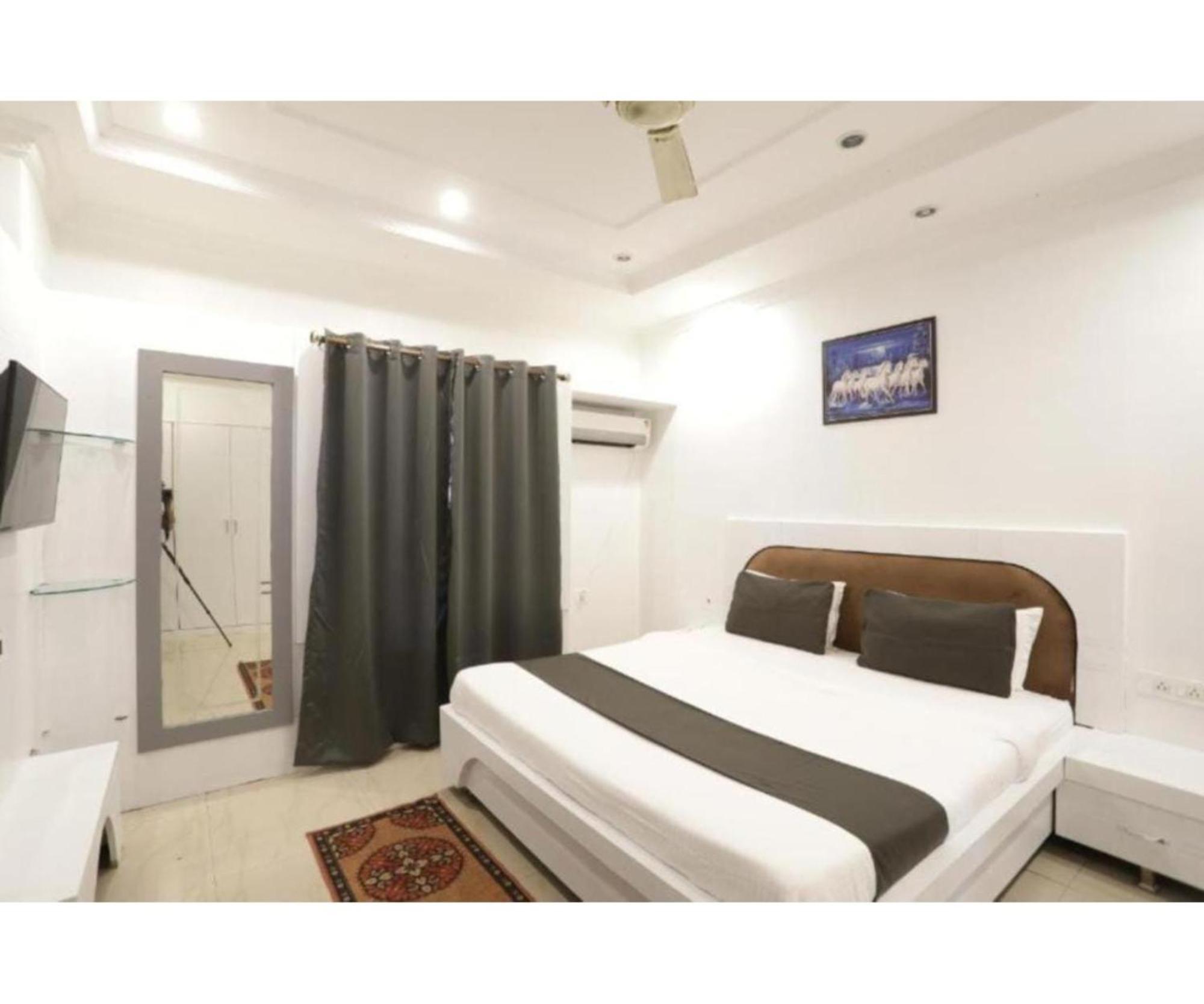 Day S Inn Luxury Stay Near Care Hospital In Budget Friendly Price Best Seller Бхубанешвара Экстерьер фото
